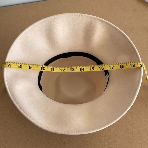 TinaLuxe Wool Hat. Cream with Black Velvet Band with Flower - Picture 8 of 9